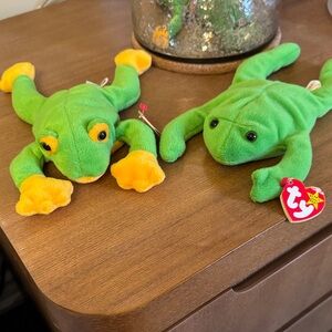Smoochy and Legs beanie babies